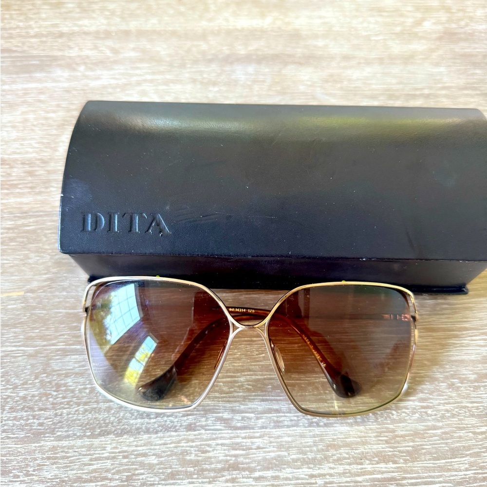 Dita Oversized Sunglasses - image 1